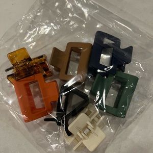**NWT** Claw Hair Clips